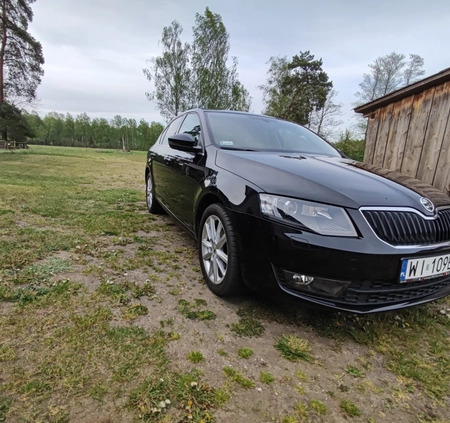 Skoda Octavia cena 59700 przebieg: 64000, rok produkcji 2015 z Myszyniec małe 254